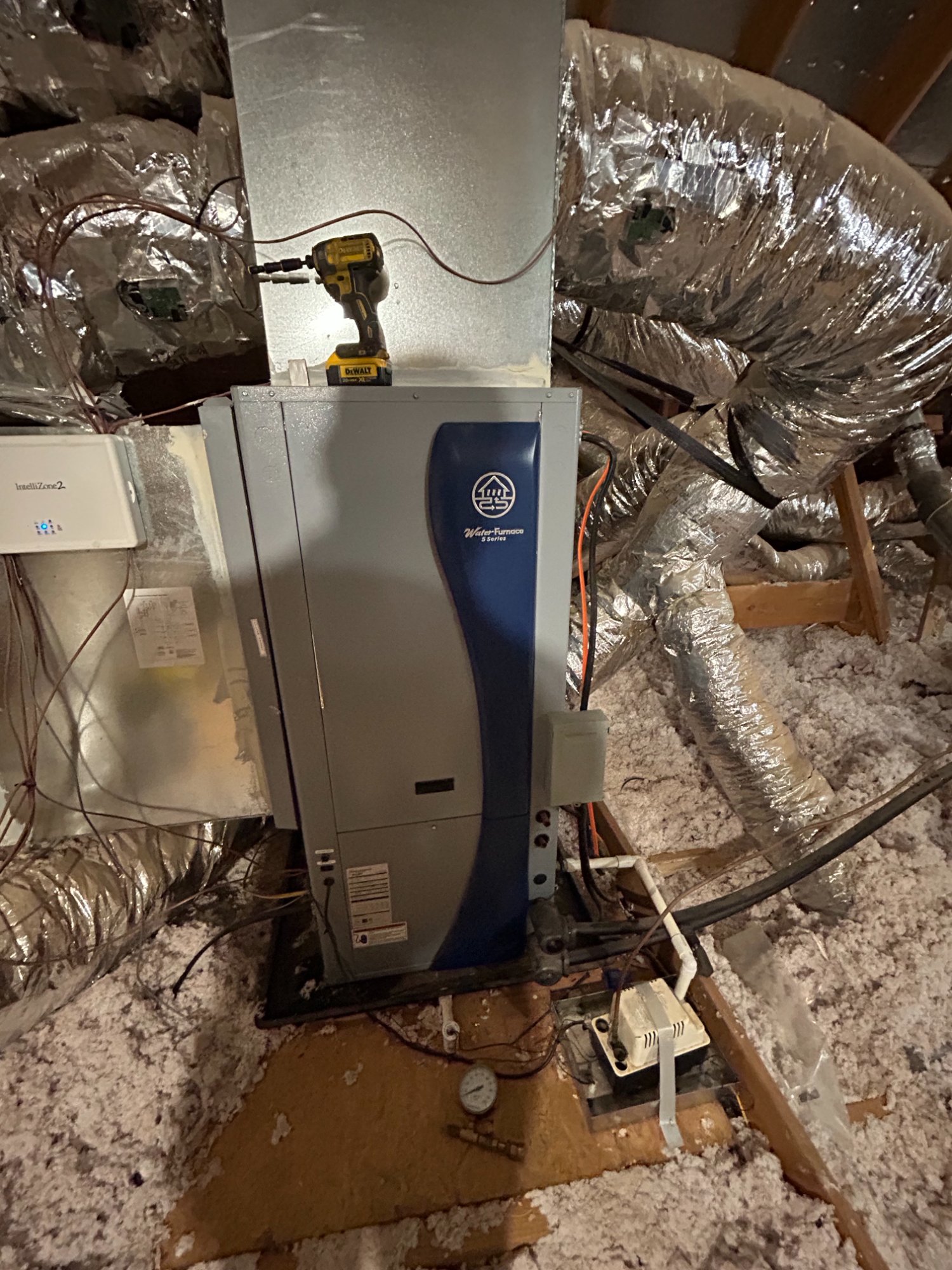 Geothermal heat pump unit installed by Dave Hartzell, Hartzell's Heat and Air