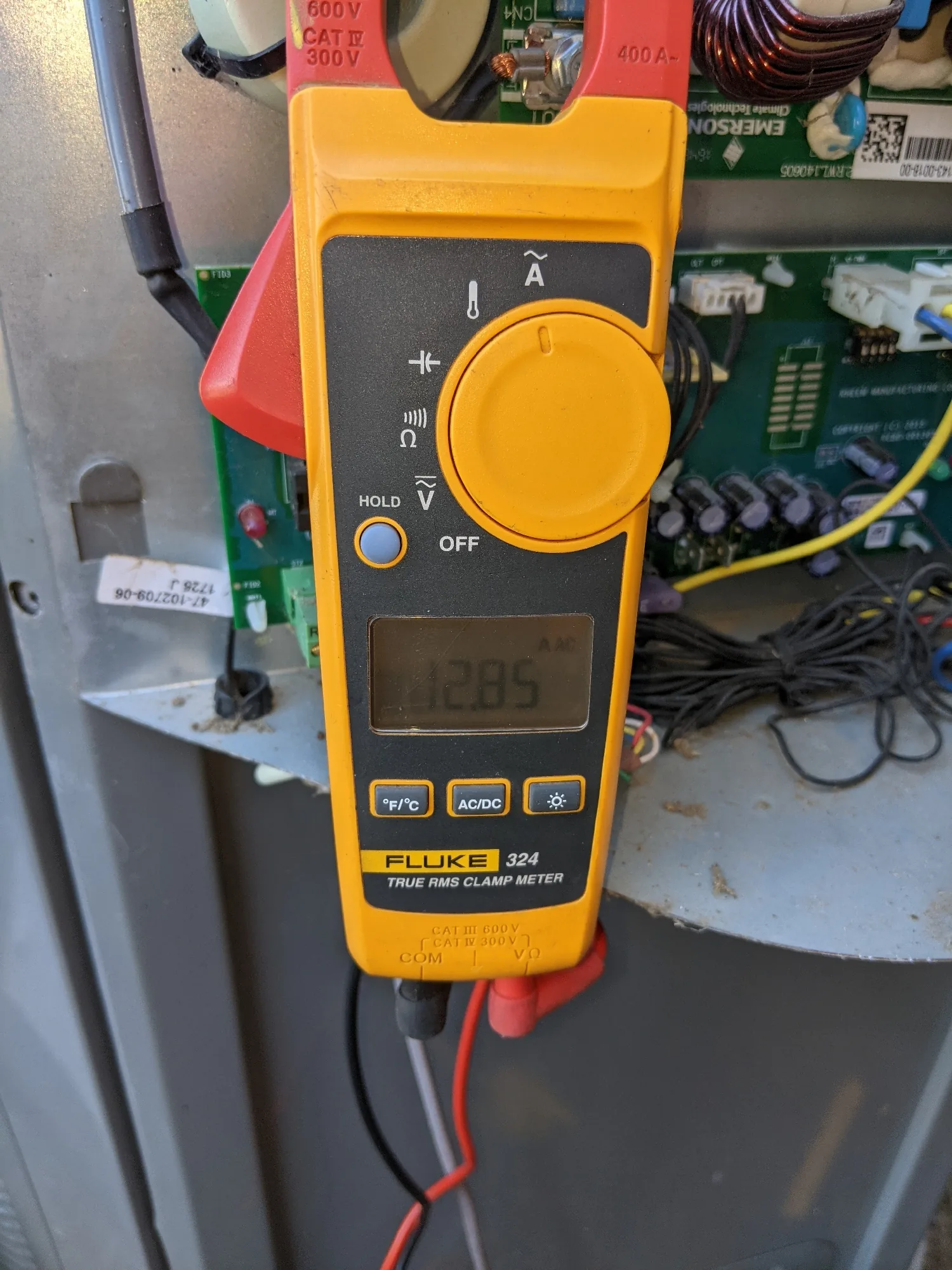 Fluke 324 clamp meter reading amperage on HVAC control board