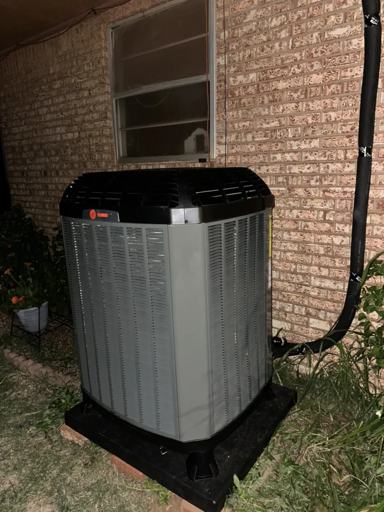 Trane XV heat pump at a brick home in Kingfisher